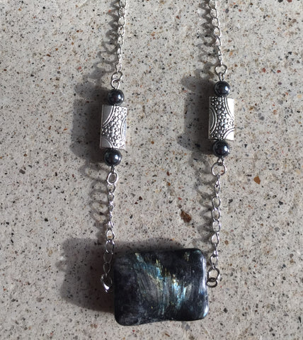 Spindle Labradorite Necklace - She-Rock Canada