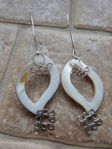 Shell and wire Loop earrings - She-Rock Canada