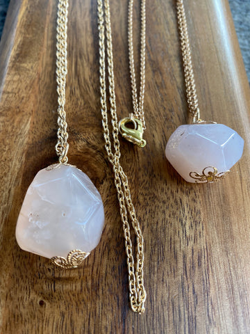 Chalcedony Quartz pink Nugget Gold Necklace
